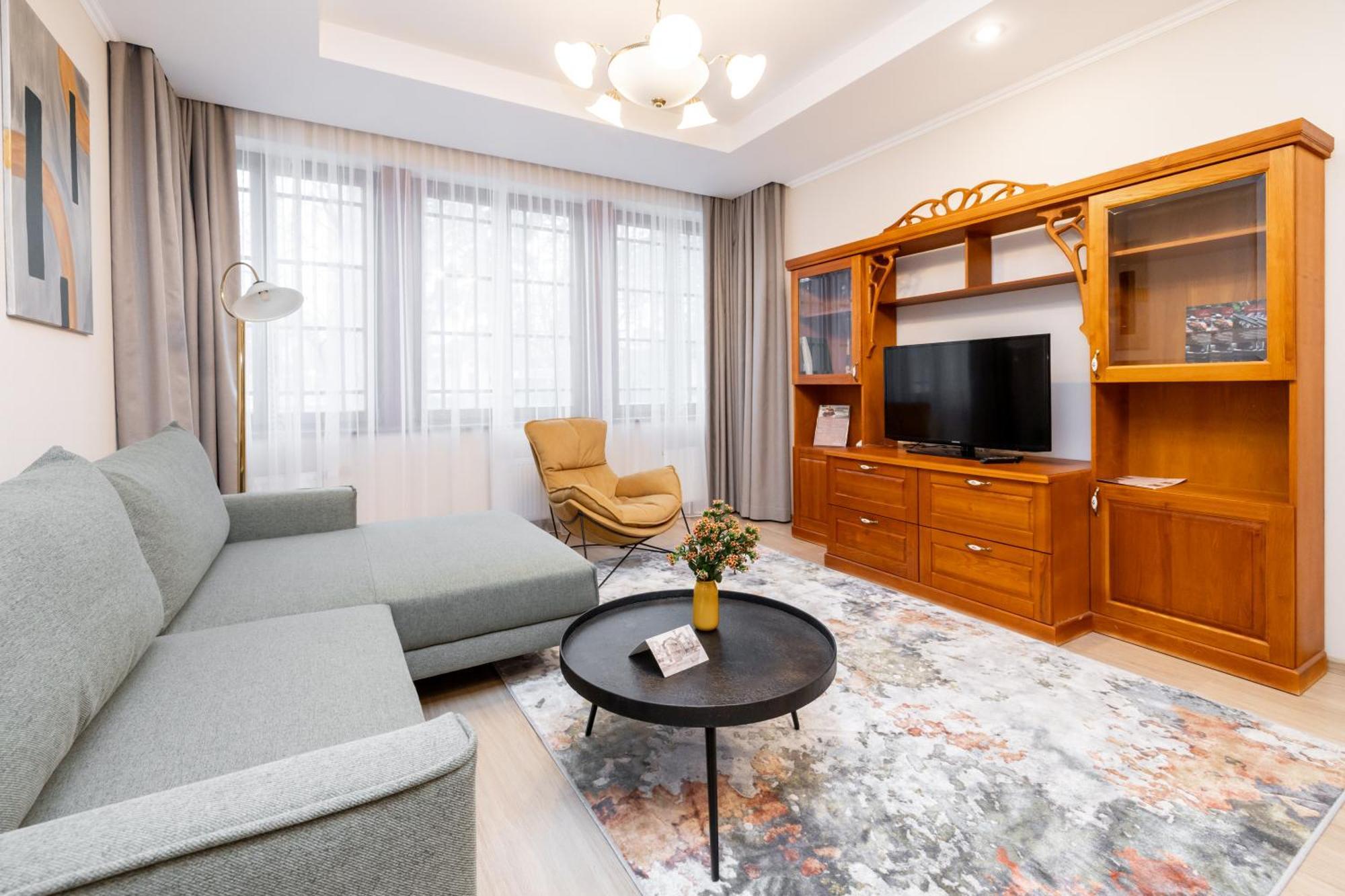 Aparthotel Alvine Family 4*