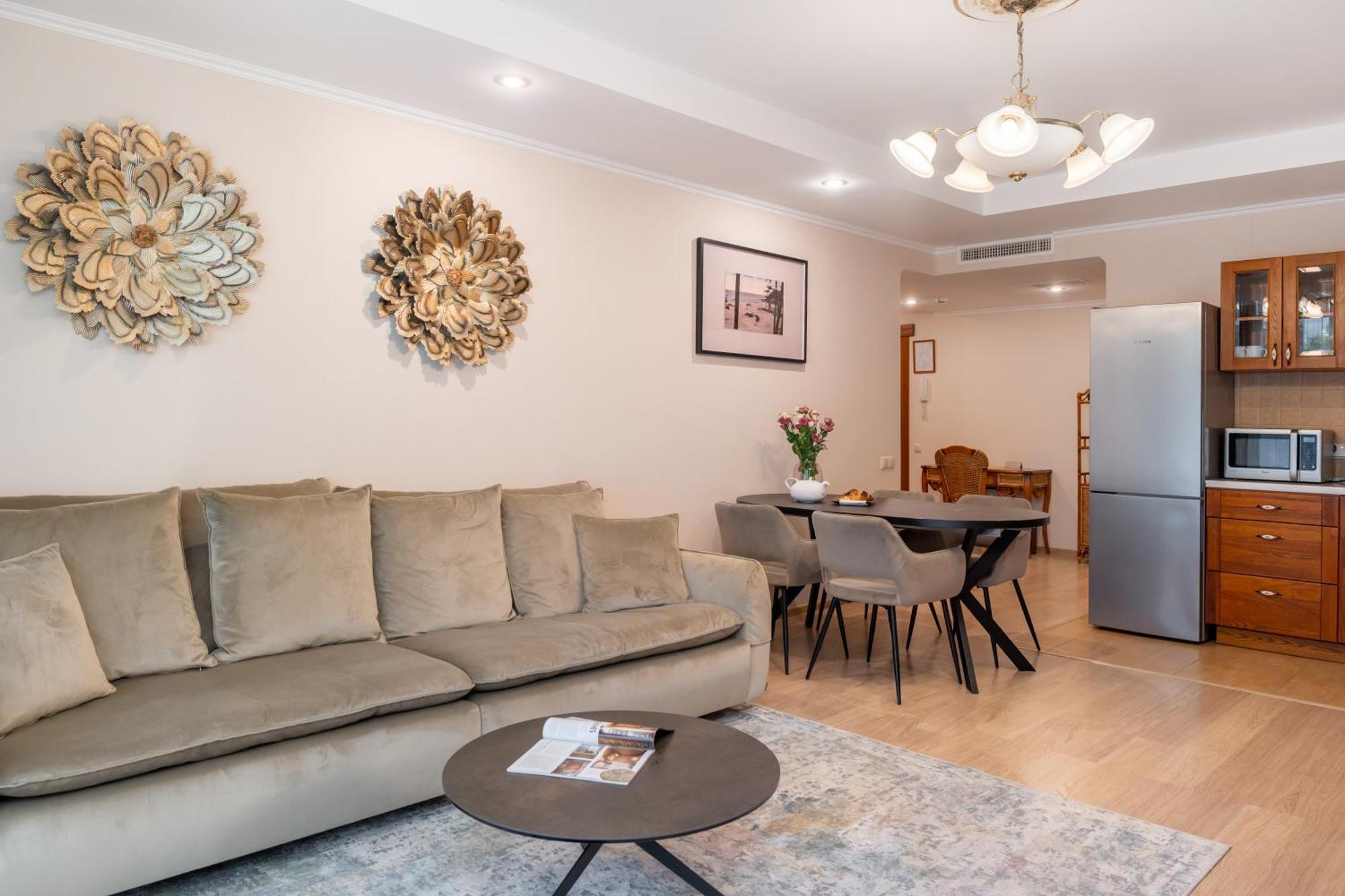 Aparthotel Alvine Family 4*